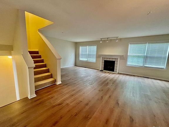 2nd image of 2835 Barclay Way
