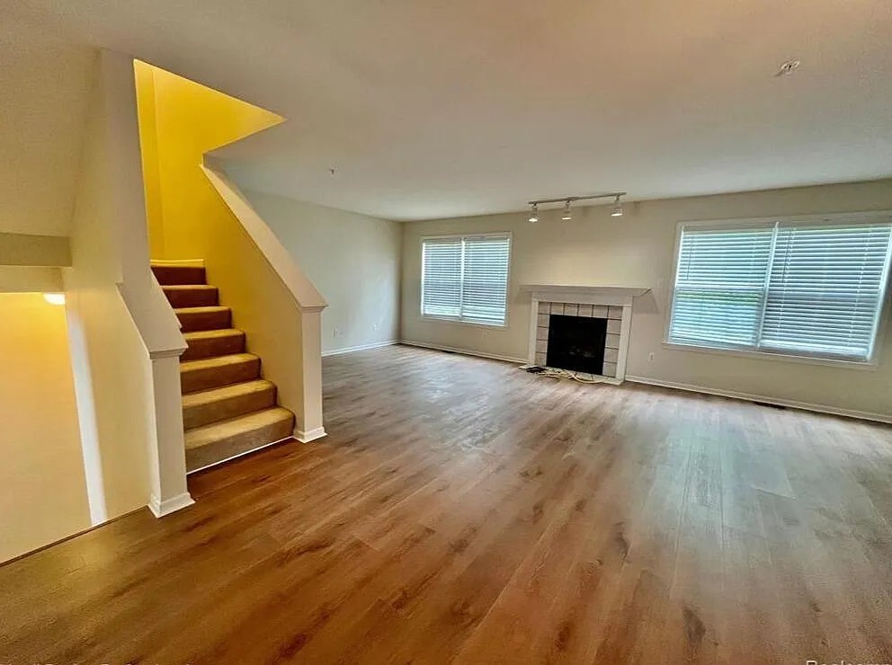 Building Photo - 2835 Barclay Way
