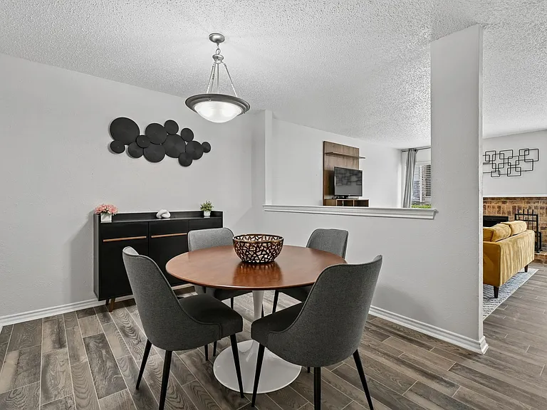 Chisholm Place — Photo 9