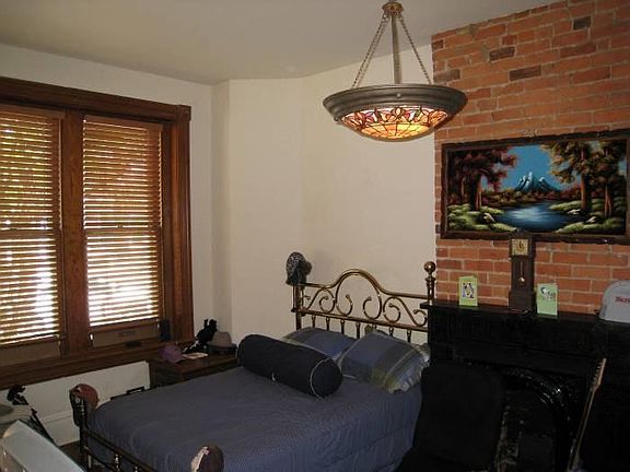2nd image of 1525 Floyd Ave