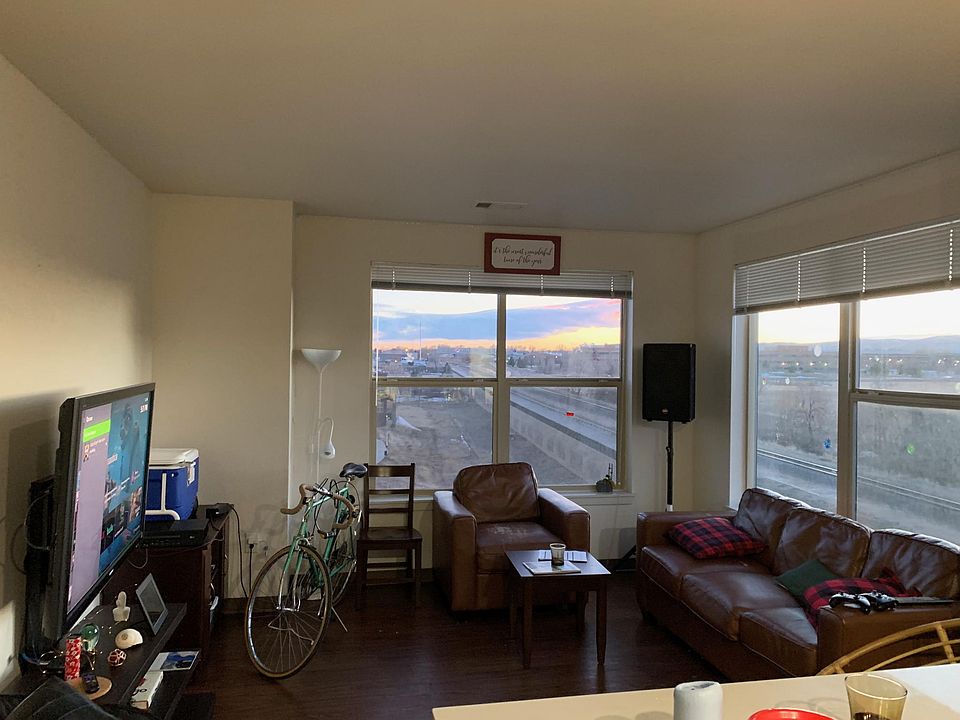 living area with views of horse tooth and the pool/hot tub area
