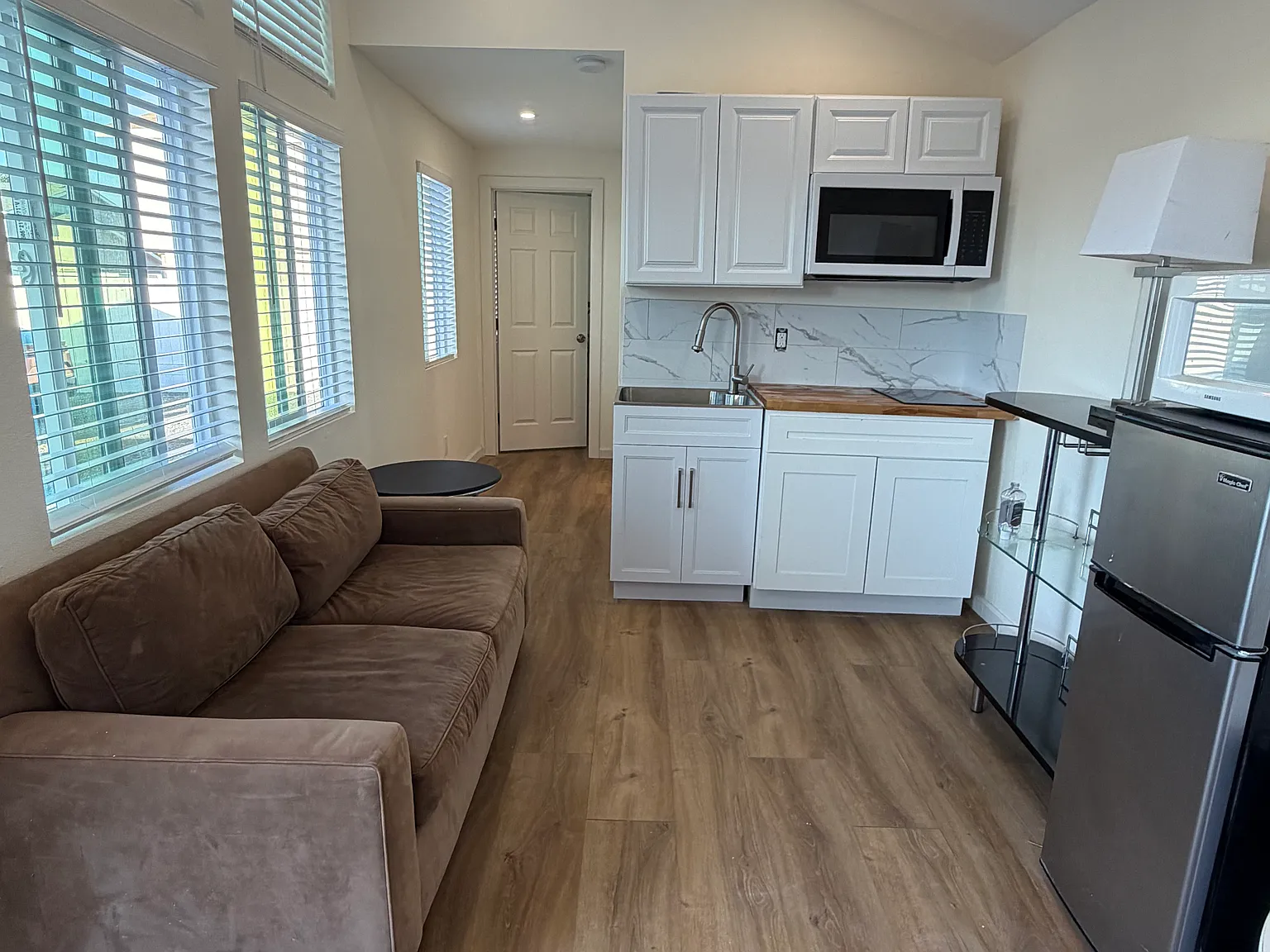 1 bed, 300 sqft, $1,700 — Photo 3