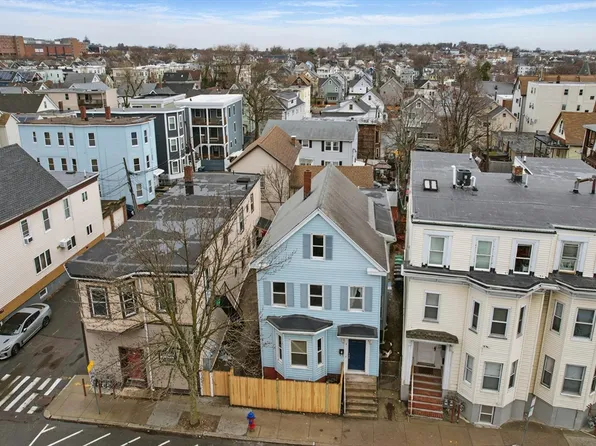 9 Cross St, Somerville, MA 02145
