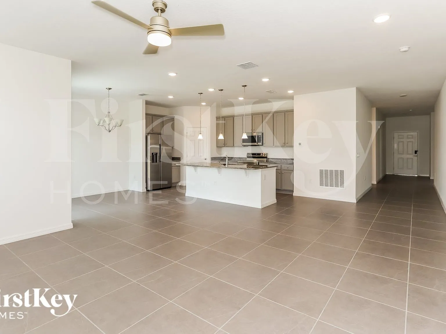 4 bed, 2.0 bath, 1839 sqft, $2,135 — Photo 3