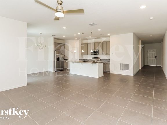 3rd image of 331 Corbel Ln