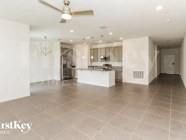 331 Corbel Ln — Photo 3