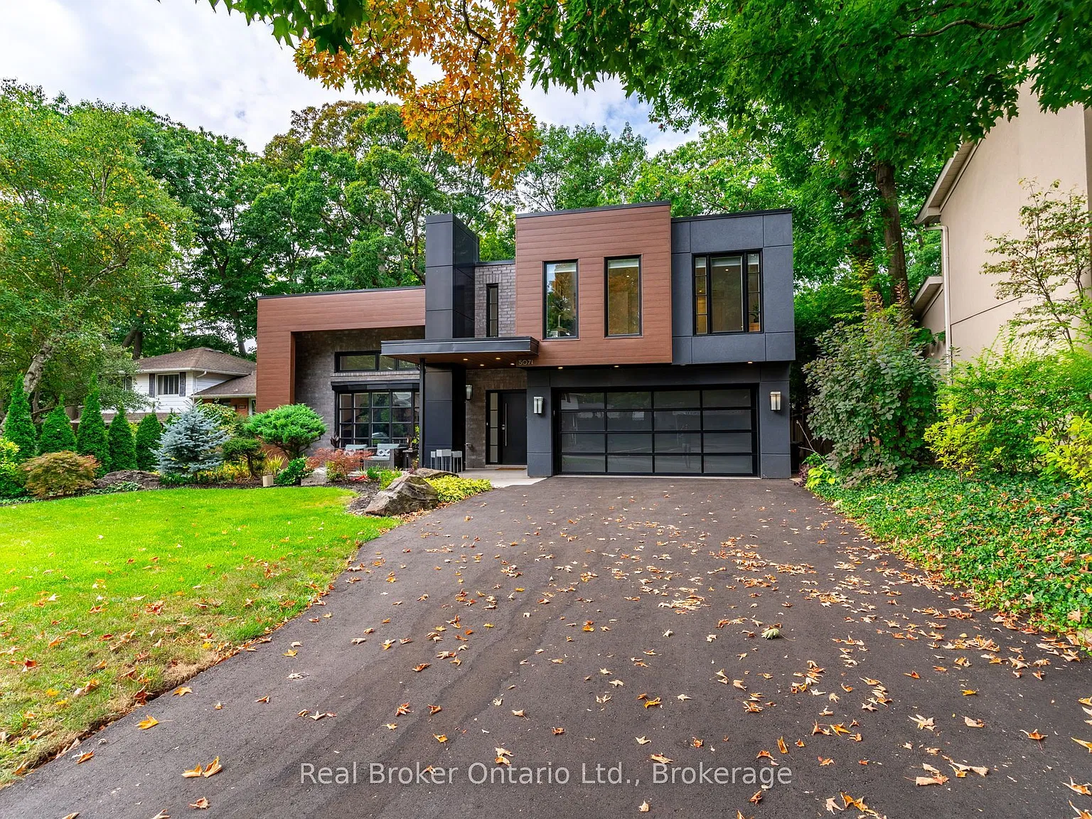 4 bed, $5,500 — Photo 1