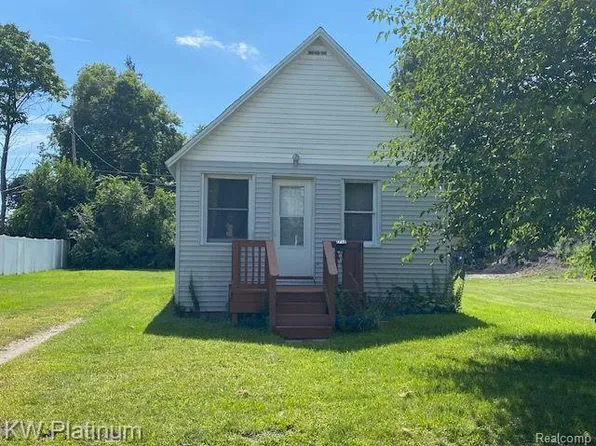 2712 Little St, Port Huron, MI 48060