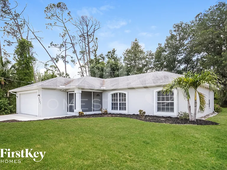 3945 N Cranberry Blvd — Photo 2