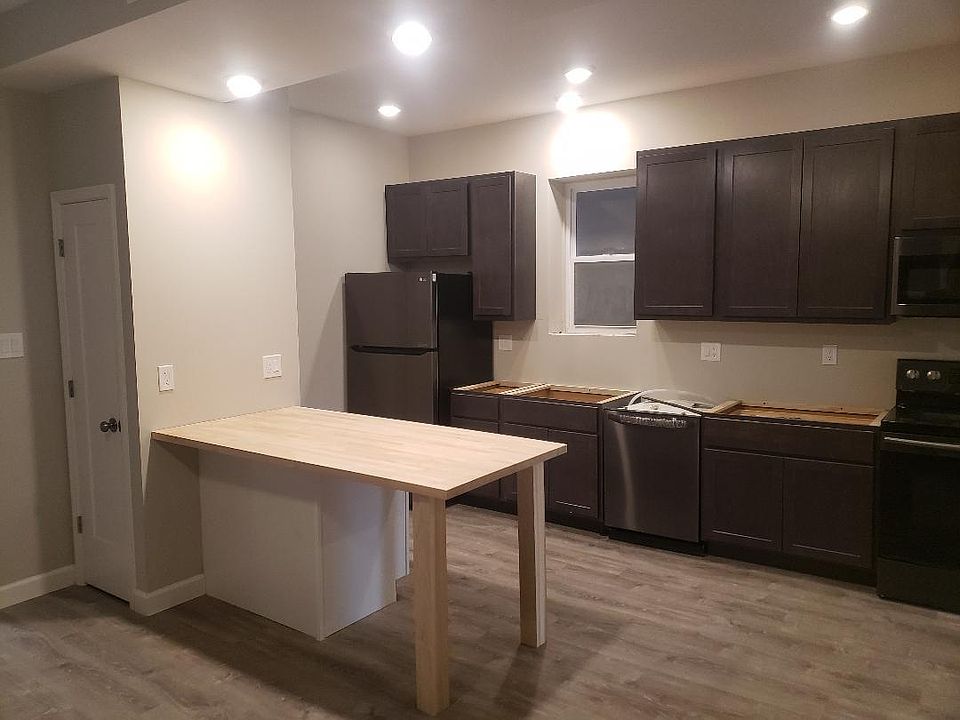 1st image of 3648 Russell Blvd #1
