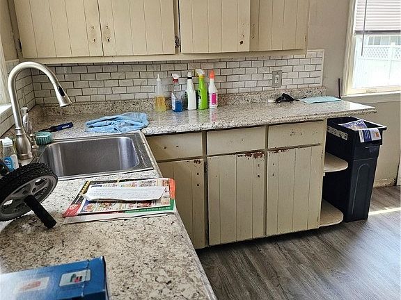 2nd image of 29106 Fuller Ave