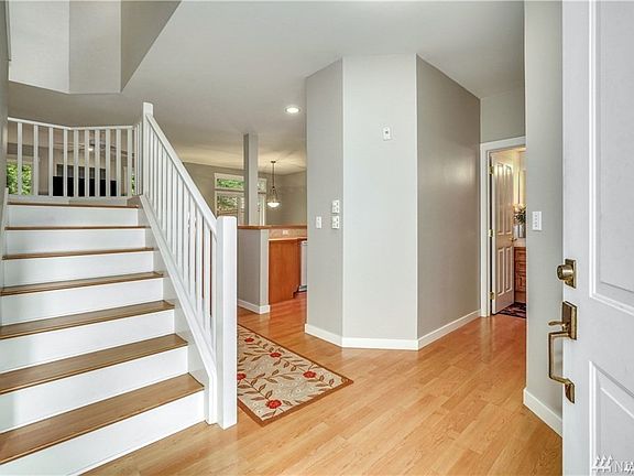 4th image of 23724 SE 36th Ln #23724