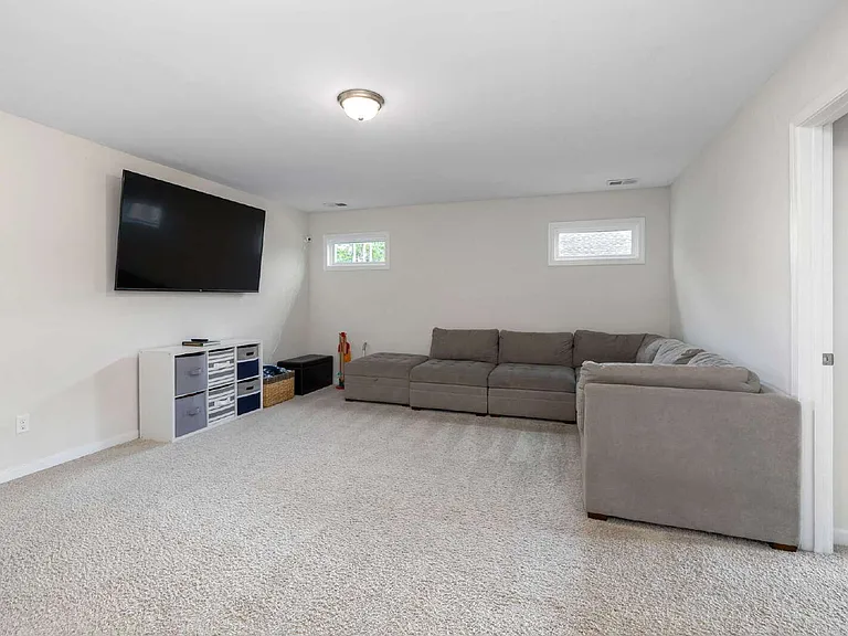900 Curlew Cir — Photo 23