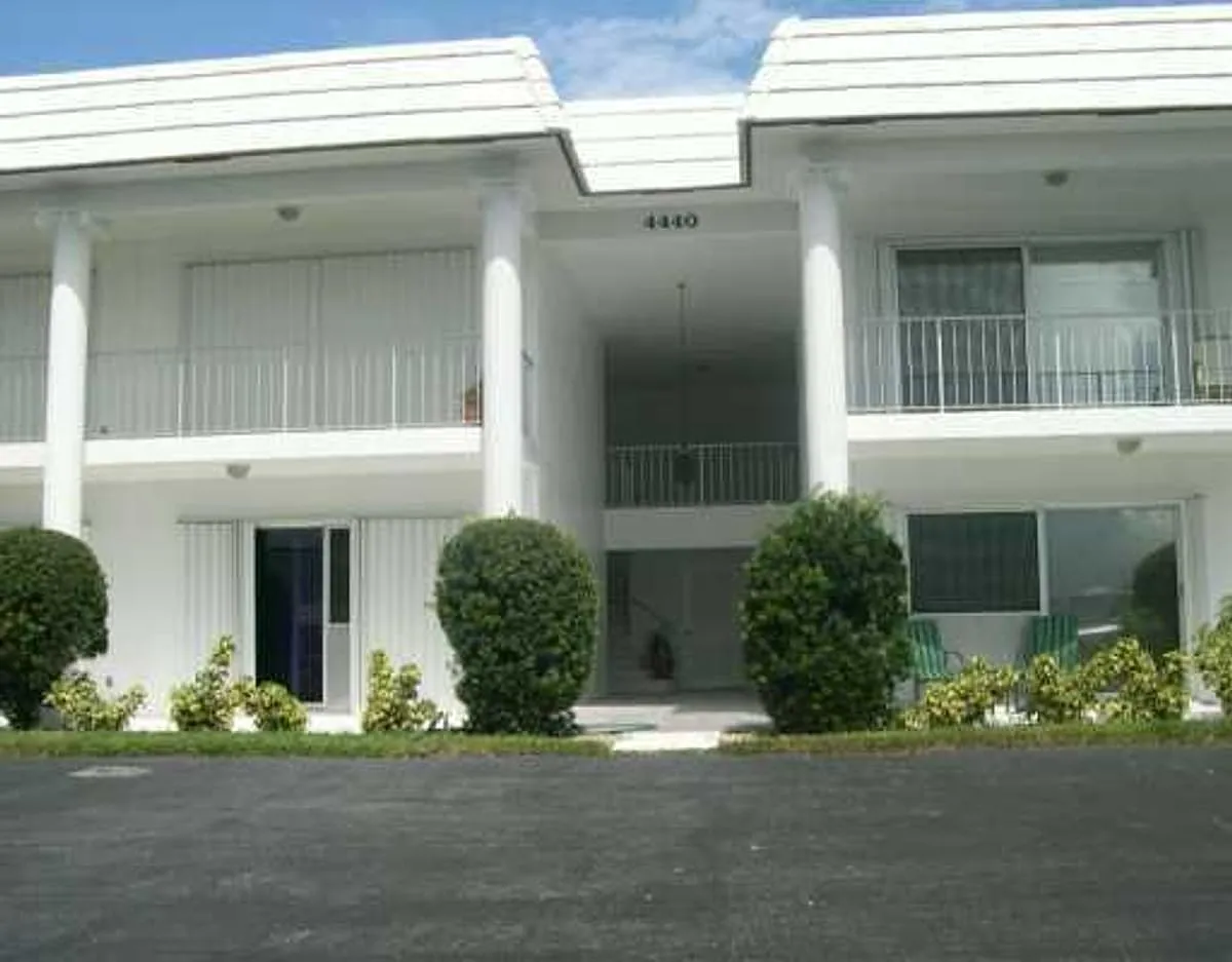 2 bed, 1435 sqft, $5,750 — Photo 3