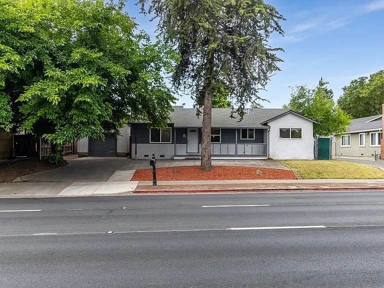 4060 Clayton Rd — Photo 24