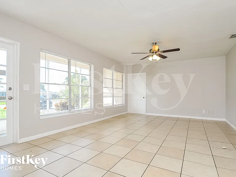 1715 Lake Shipp Dr N — Photo 3