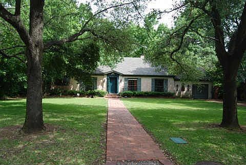 4516 Bluffview Blvd, Dallas, TX 75209 | Zillow