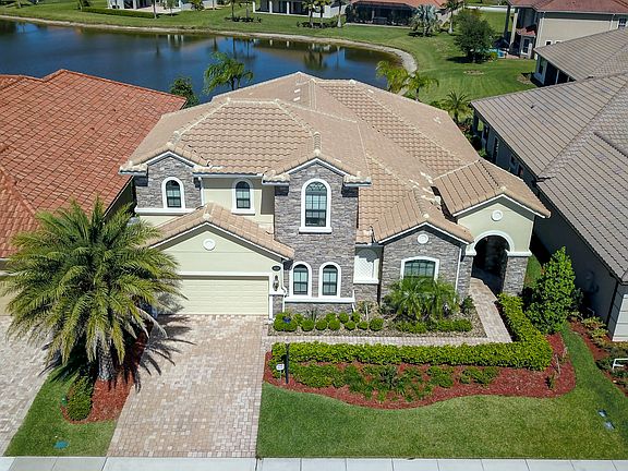3rd image of 3028 Lamanga Dr