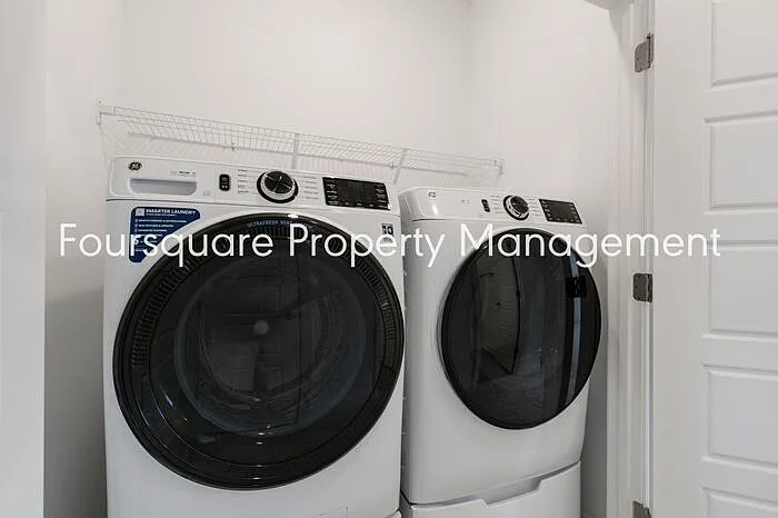1424 Grove Village Rd — Photo 42