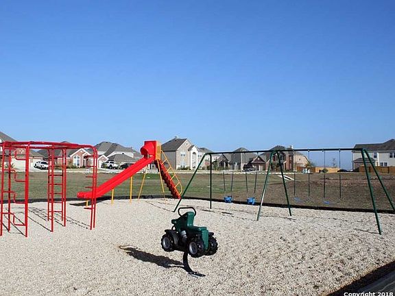 5th image of 2037 GLEN HOLLOW