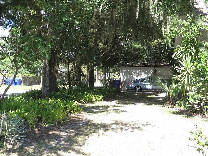 2nd image of 1021 Brack St