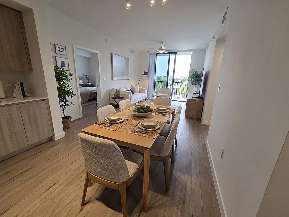 670 W 70th Pl #B1