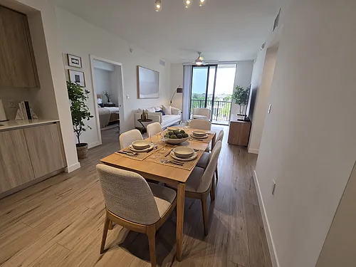670 W 70th Pl #B1 Photo 1