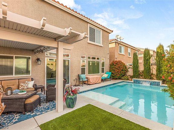 3rd image of 10592 Aphrodite St