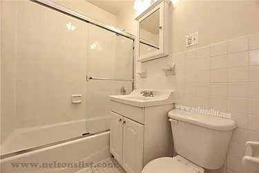 Rented by R New York