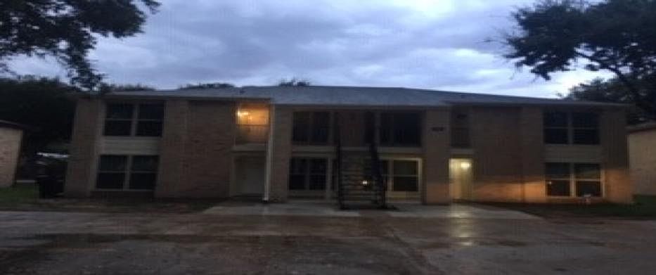 1st image of 1010 Gunnison St APT D