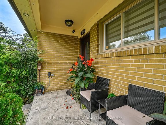 5th image of 1020 Wardman Cres