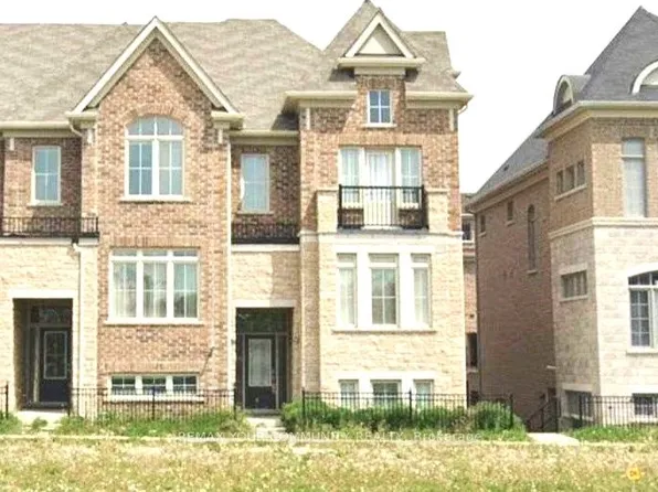 29 Sharbot Ln, Markham, ON L6E 0S7