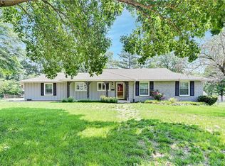 10319 Manor Rd, Leawood, KS 66206