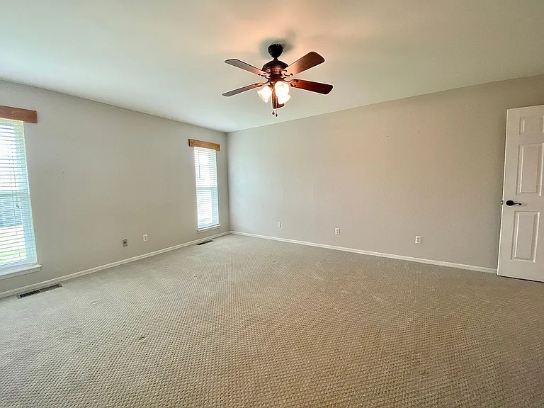 913 Rolling Hills Ter — Photo 14