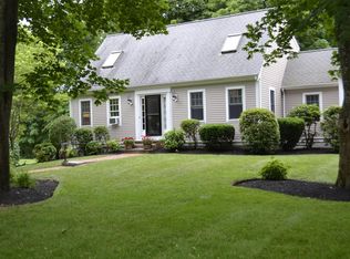42 Strawberry Ln, Duxbury, MA 02332