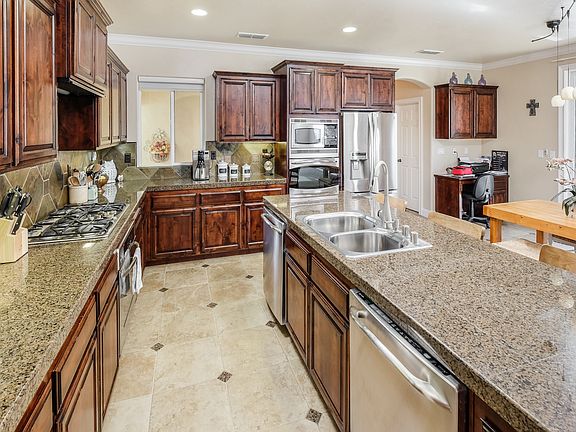 5th image of 116 Ivory Ct