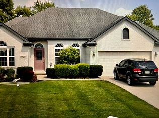 5741 Crossroads Ct, Waterville, OH 43566