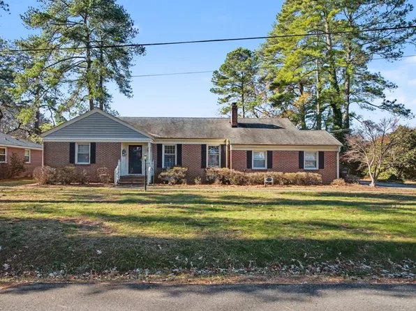 4049 Oak Dr, Chesapeake, VA 23321