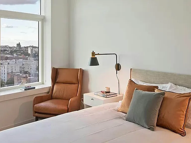 28 Spencer Pl #2D — Photo 7
