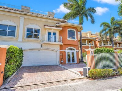 903 NE 17th Way #104, Fort Lauderdale, FL, 33304