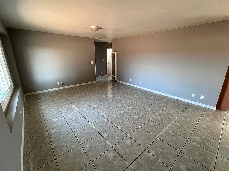 57 Norman Way — Photo 4