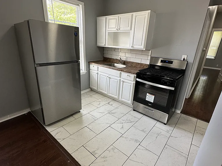 593 Winchester Ave #3L — Photo 1