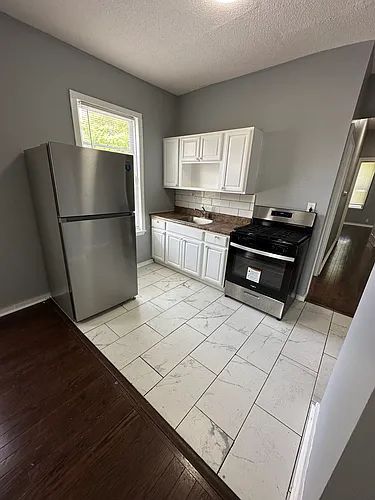 593 Winchester Ave #3L Photo 1
