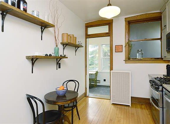 4th image of 4421 N Hermitage Ave #1N