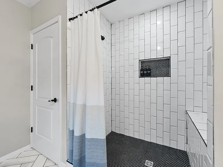 536 Oakwood Ave — Photo 13
