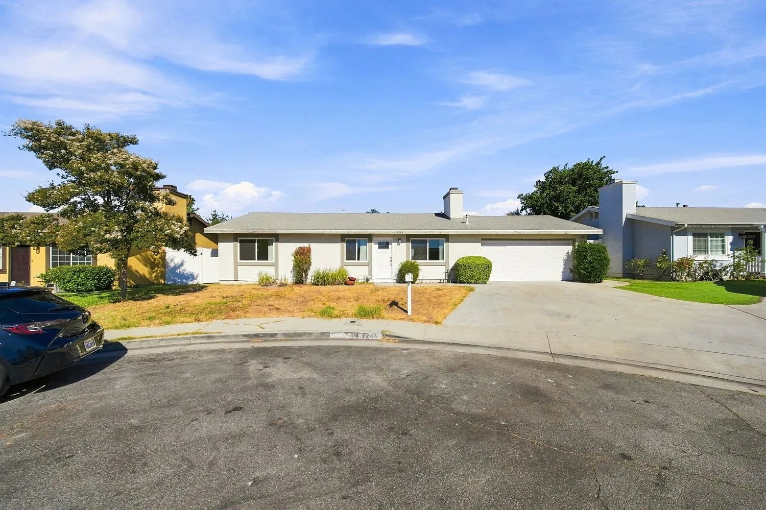 3 bed, 1200 sqft, $3,800 — Photo 2