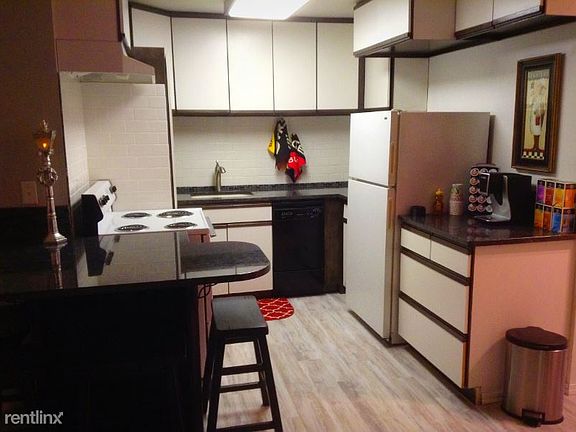 4th image of 20930 12th Ave S