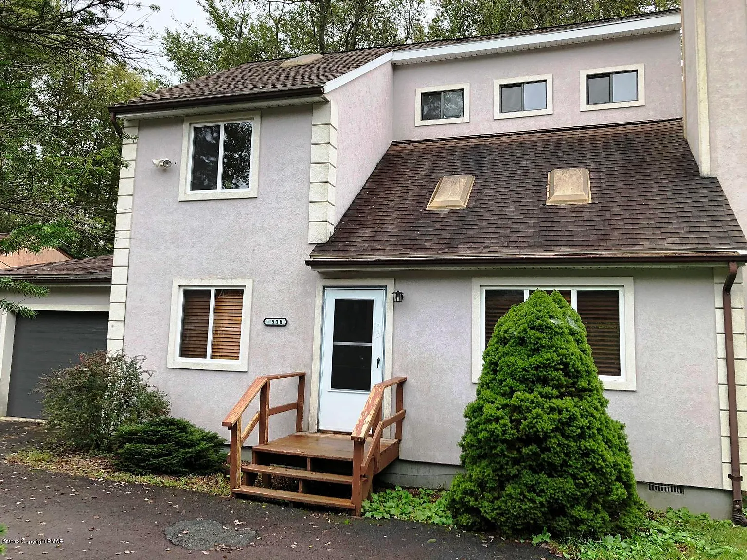 990 Country Place Dr photo 1