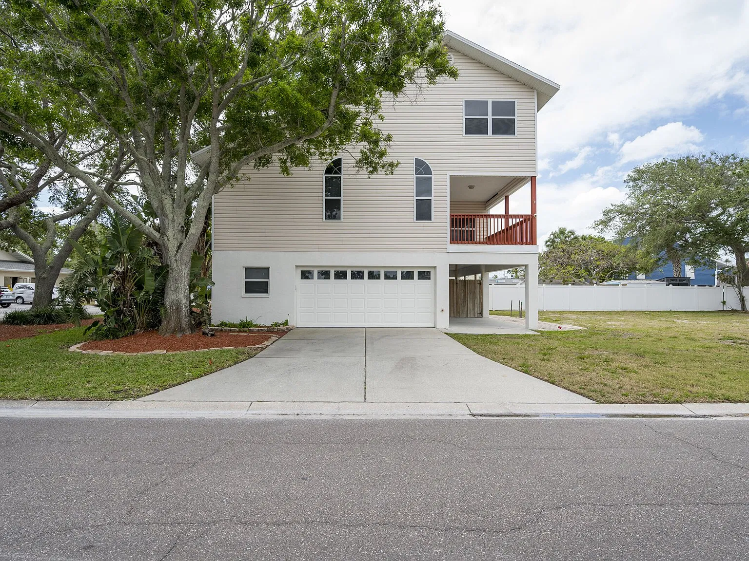 3 bed, 2238 sqft, $4,000 — Photo 1