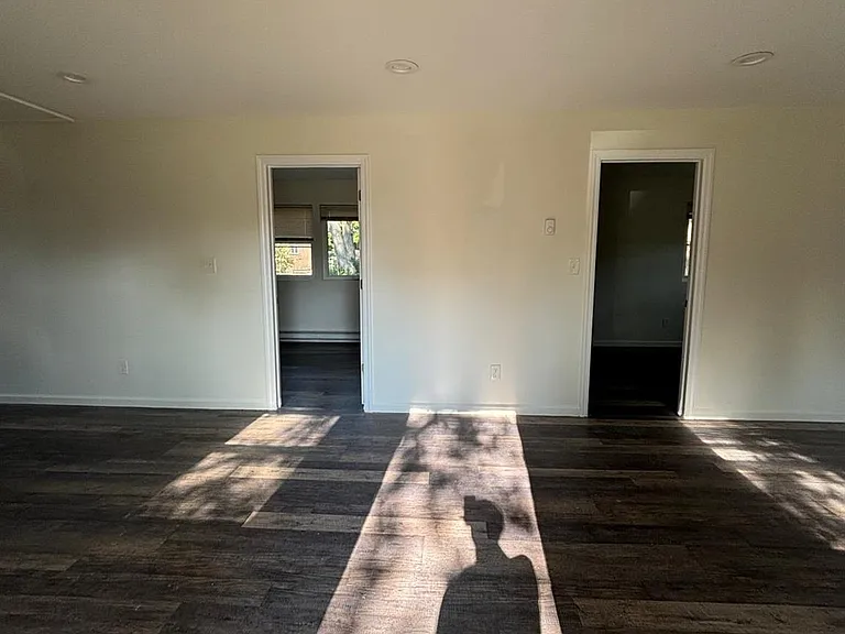 652 Bayview Ave — Photo 5